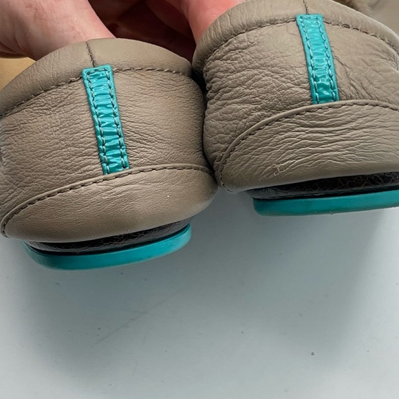 Taupe Tieks size 7 Classic Leather Ballet Flats - Picture 6 of 13